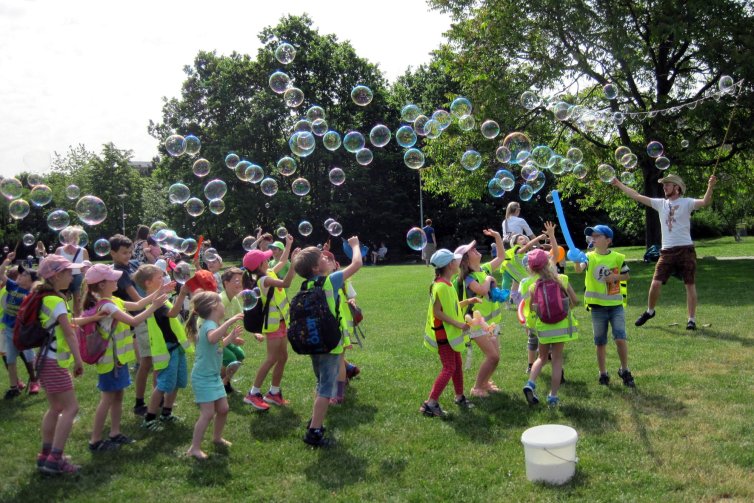 Den dětí - ekologie - bublinkář