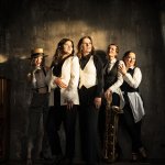 Hot Sisters - swing - 1 2026
