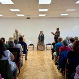 Petr Kostka a Carmen Mayerová s Alešem Cibulkou - Uhlířské Janovice - 1 2026