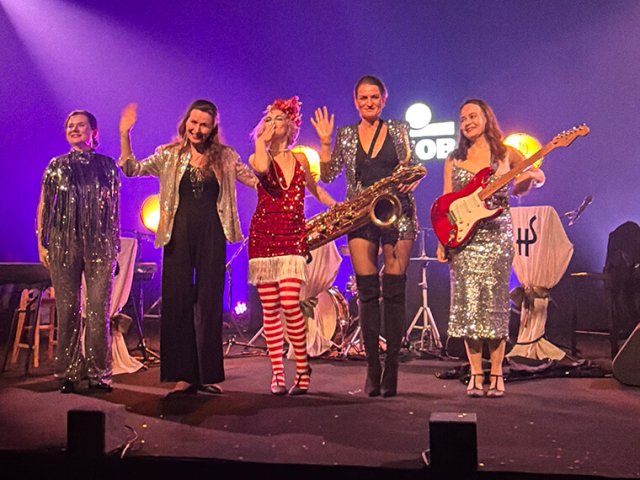 Event - swing s HOT SISTERS 7 2025